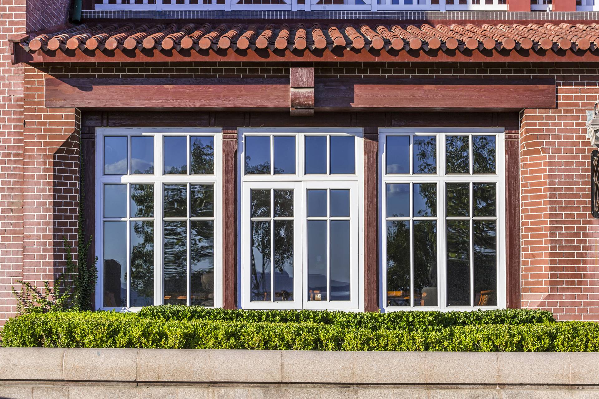 Flush Windows in Ascot